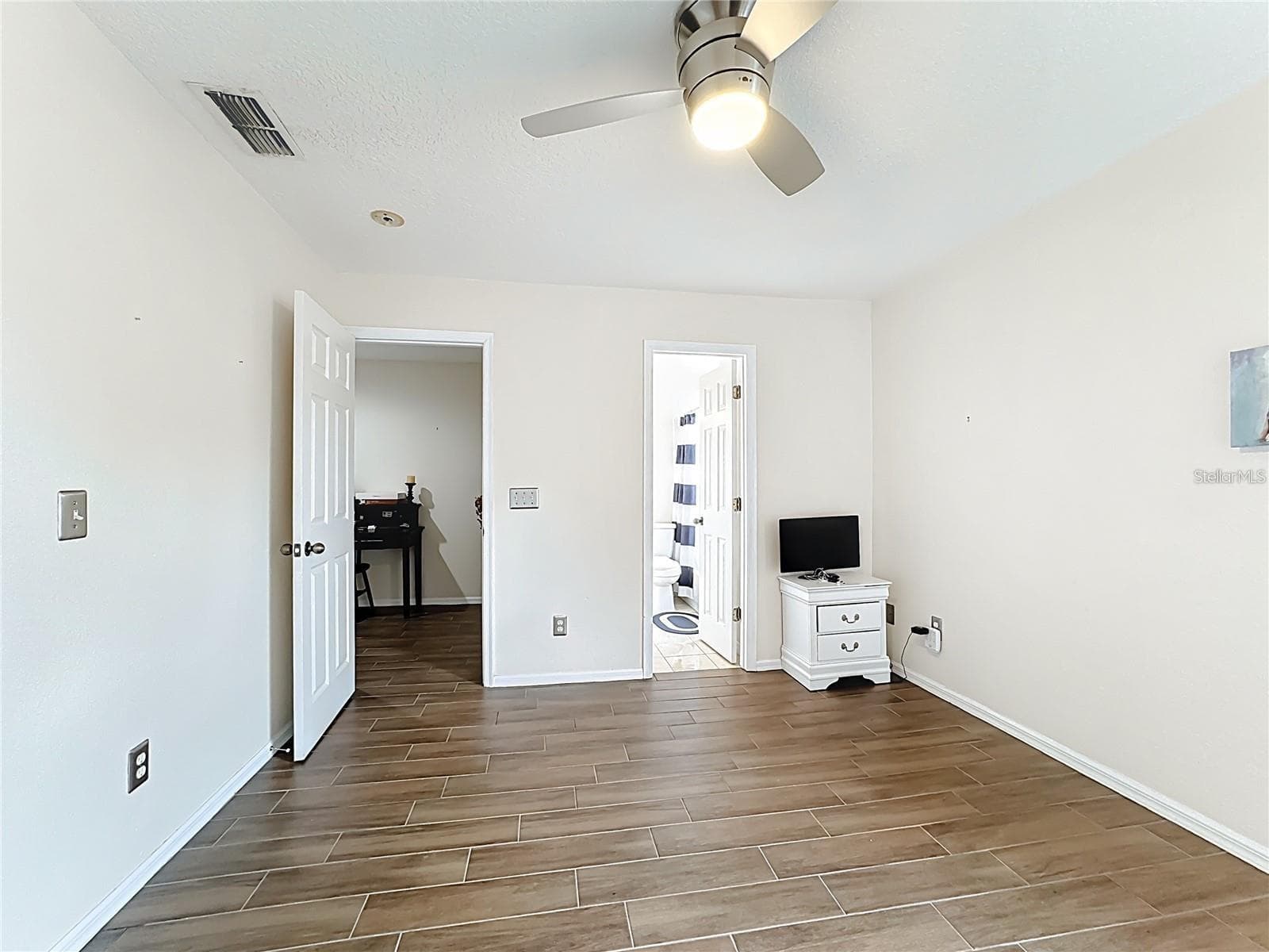 Single Family Residence at 302 JULLIARD BLVD, DAVENPORT, photo 25 of 33