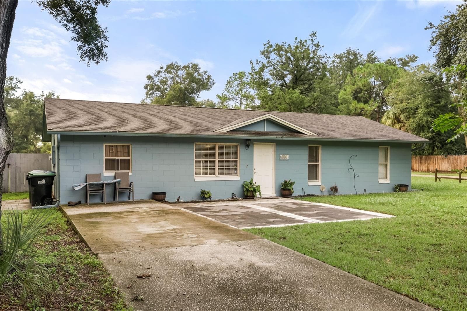Single Family Residence at 7008 HOLLY ST, MOUNT DORA, photo 2 of 33