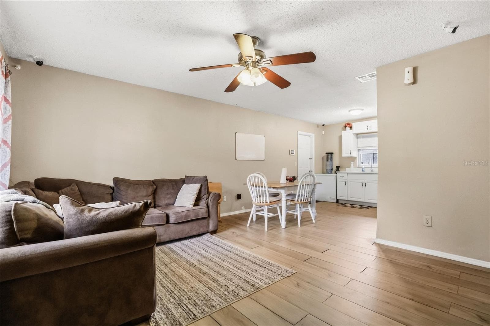 Single Family Residence at 7008 HOLLY ST, MOUNT DORA, photo 5 of 33
