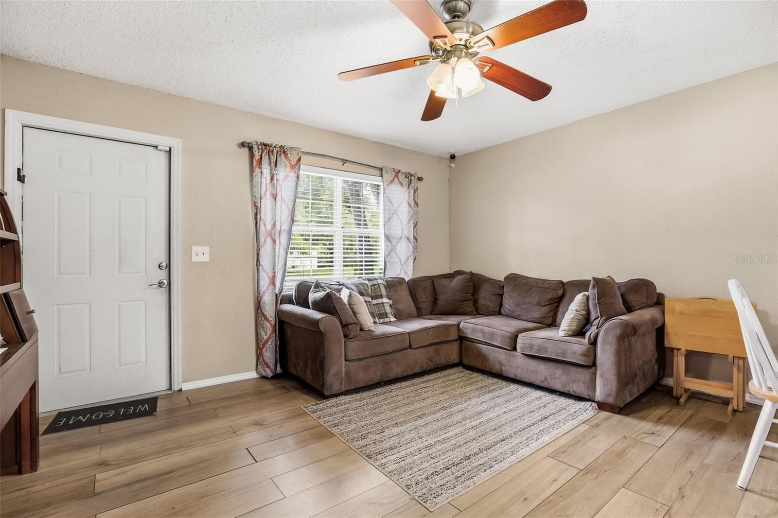 Single Family Residence at 7008 HOLLY ST, MOUNT DORA, photo 7 of 33