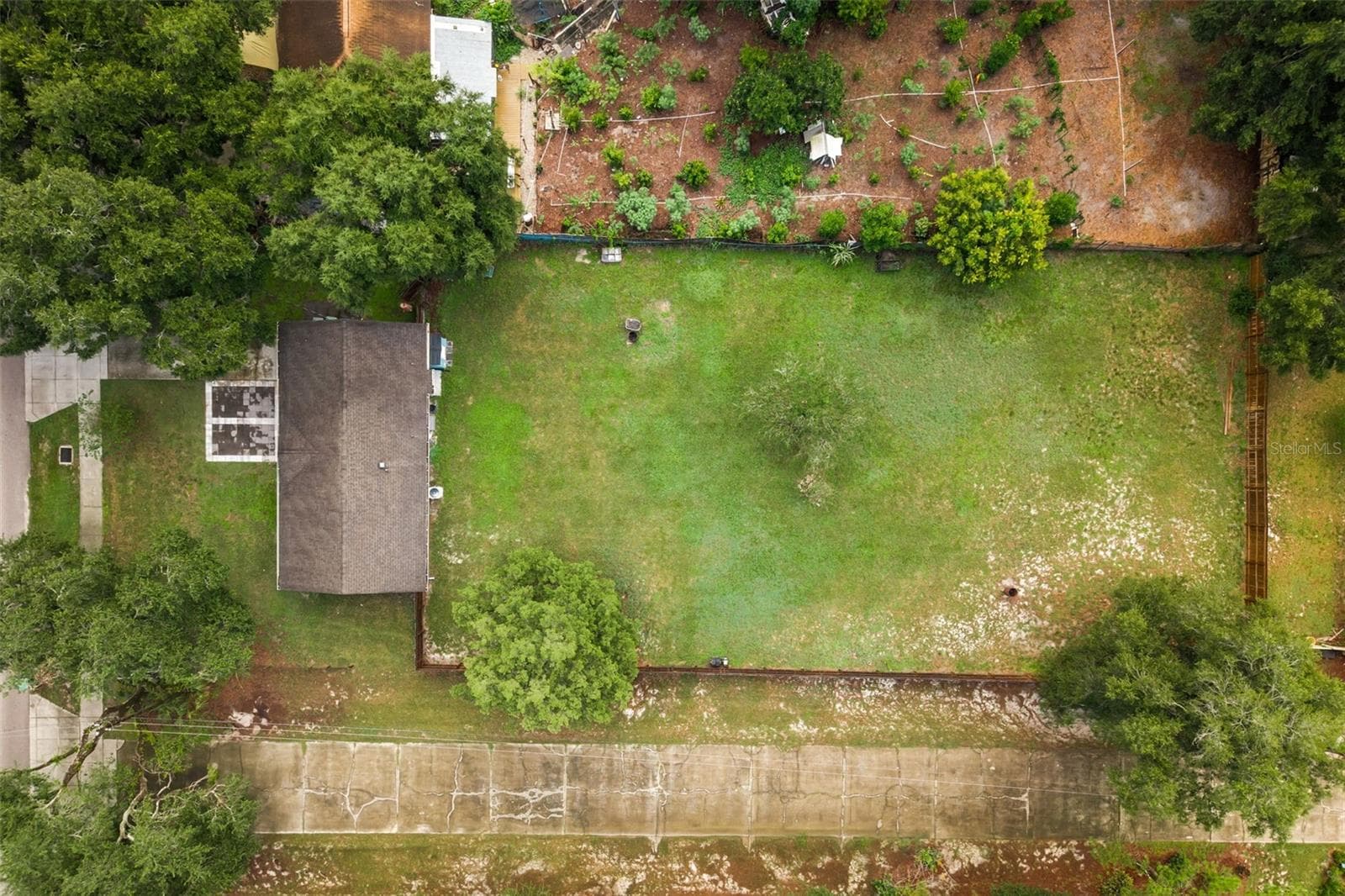Single Family Residence at 7008 HOLLY ST, MOUNT DORA, photo 23 of 33