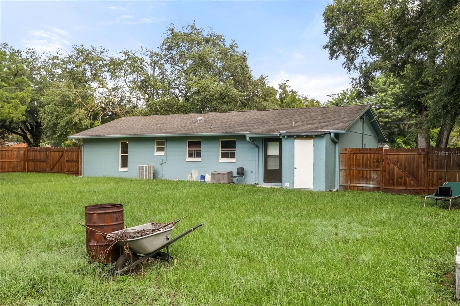 Single Family Residence at 7008 HOLLY ST, MOUNT DORA, photo 26 of 33
