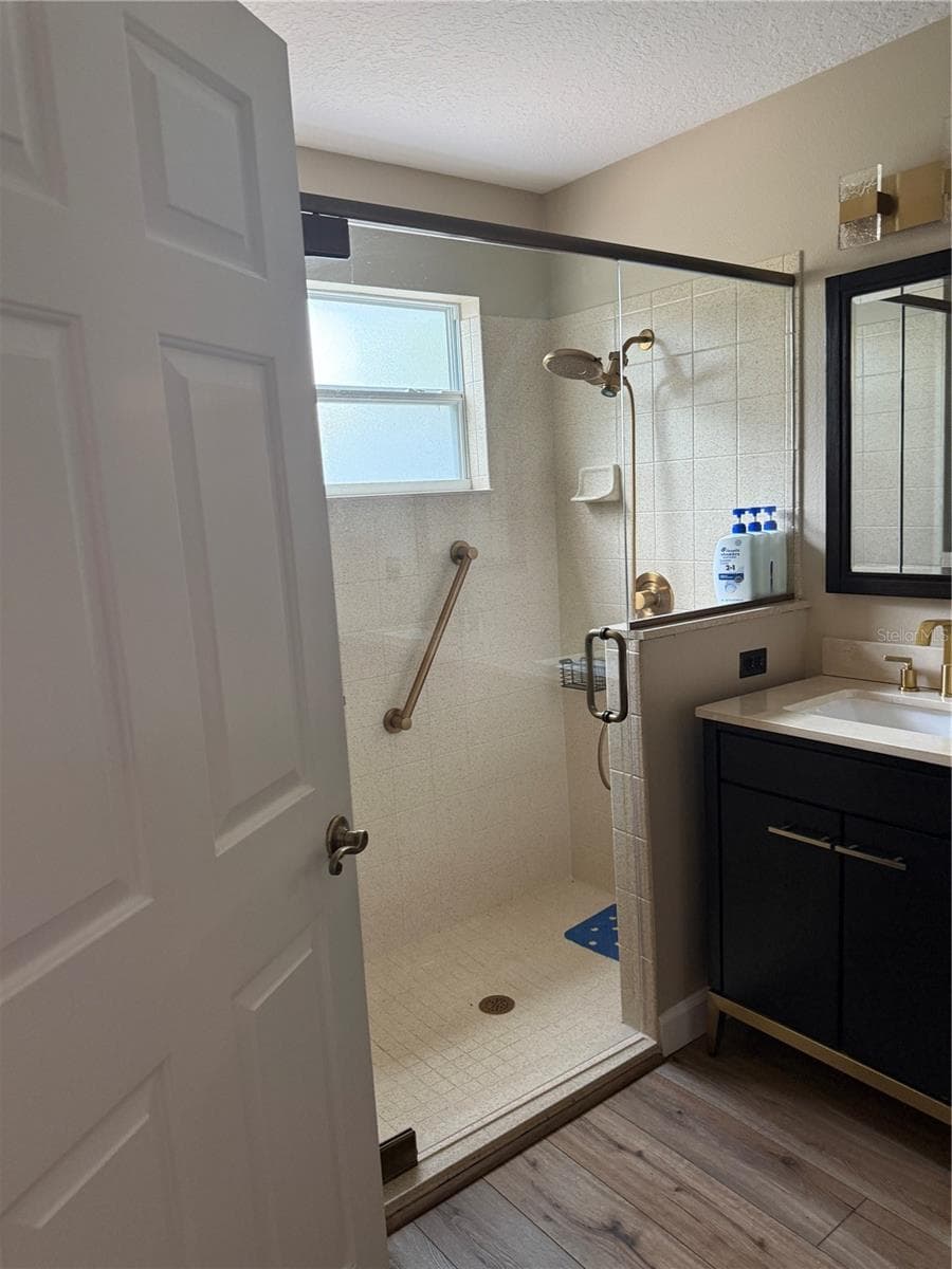 primary shower - 24907 CRANES ROOST CIR, LEESBURG