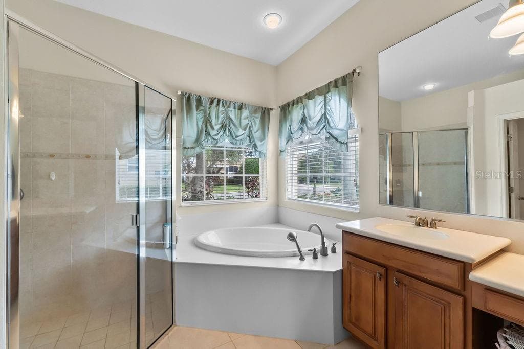 Single Family Residence at 522 RIVER CRANE ST, BRADENTON, photo 27 of 37