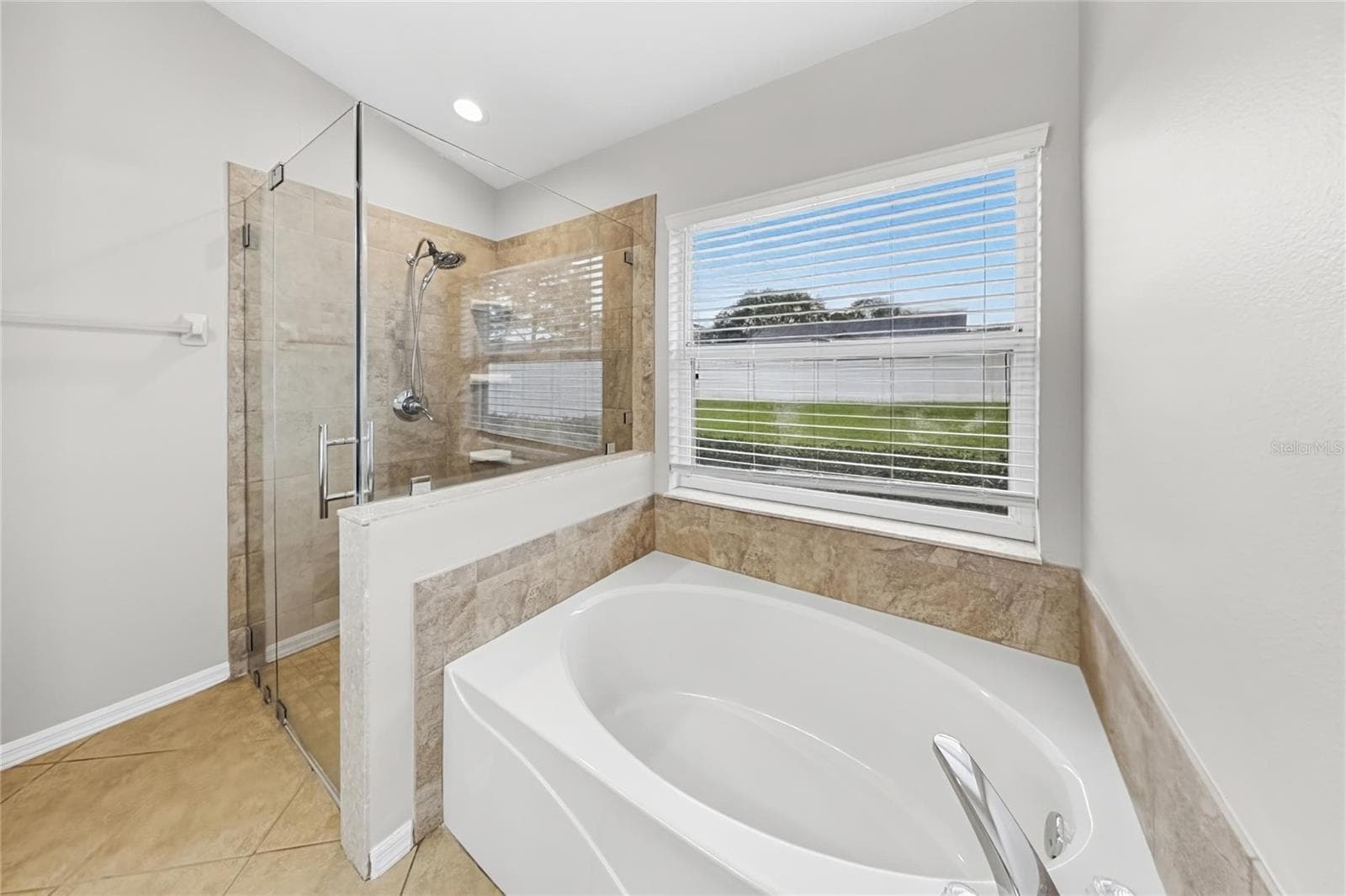 Single Family Residence at 12807 RAYSBROOK DR, RIVERVIEW, photo 11 of 20