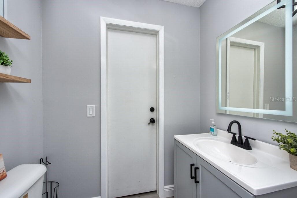 Retail at 7408 COMMERCE ST, RIVERVIEW, photo 9 of 11