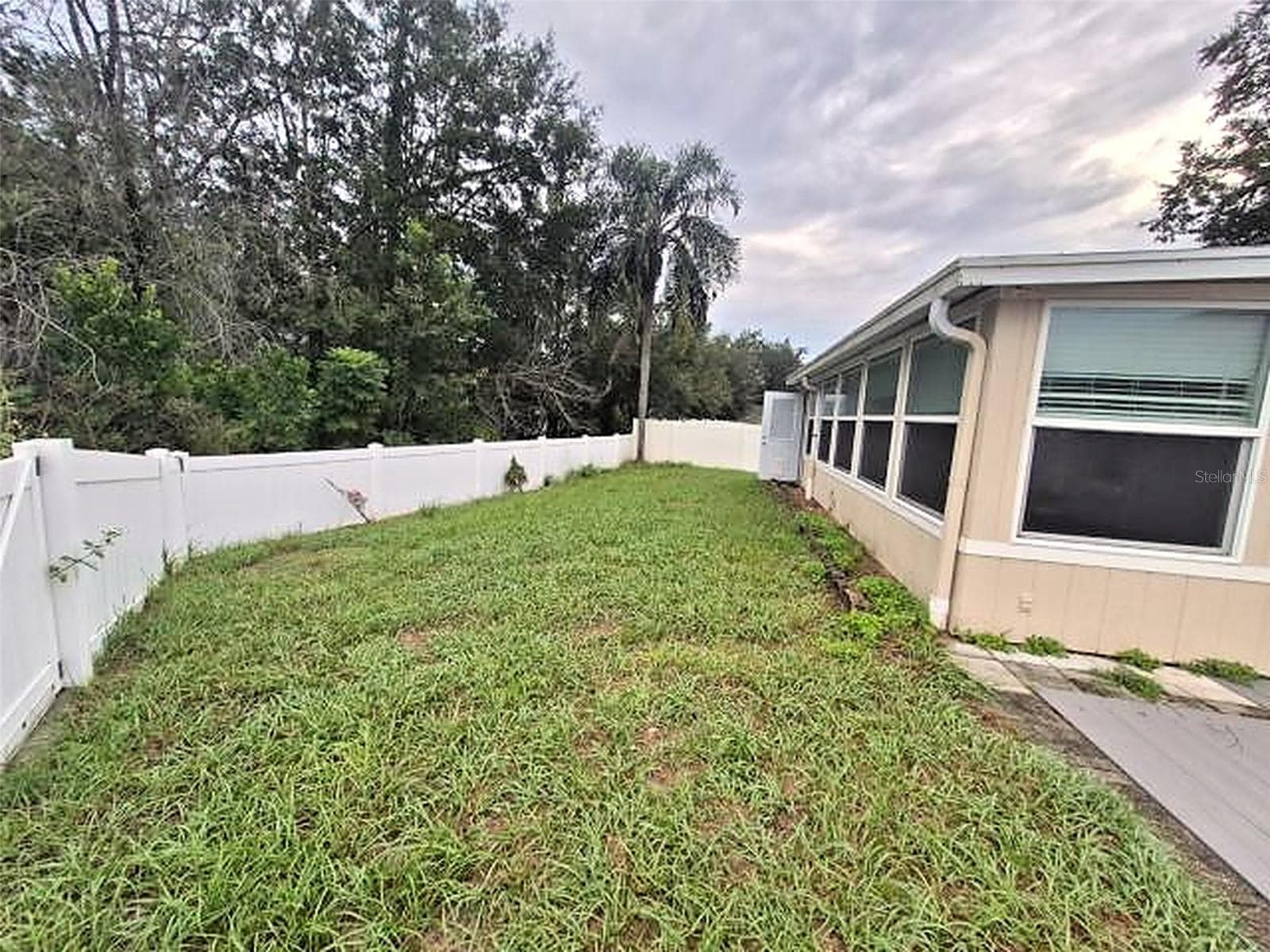 Single Family Residence at 902 GREENBELT CIR, BRANDON, photo 59 of 68