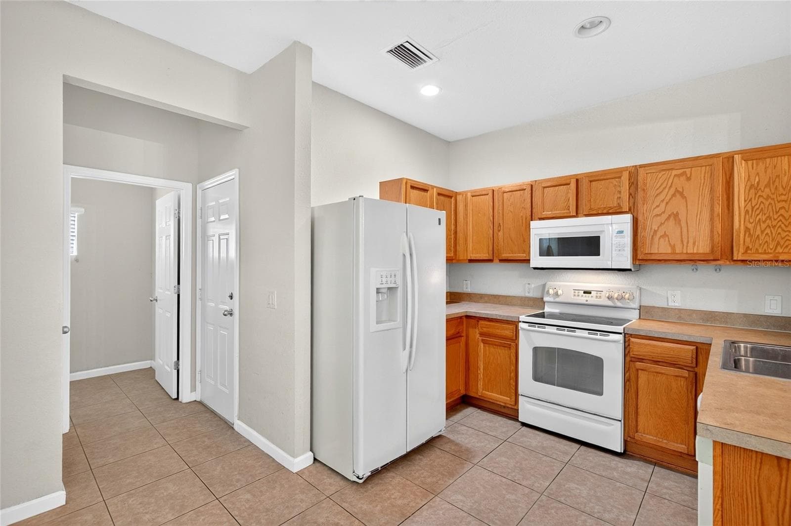 Single Family Residence at 4106 SW 54TH CIR, OCALA, photo 6 of 28