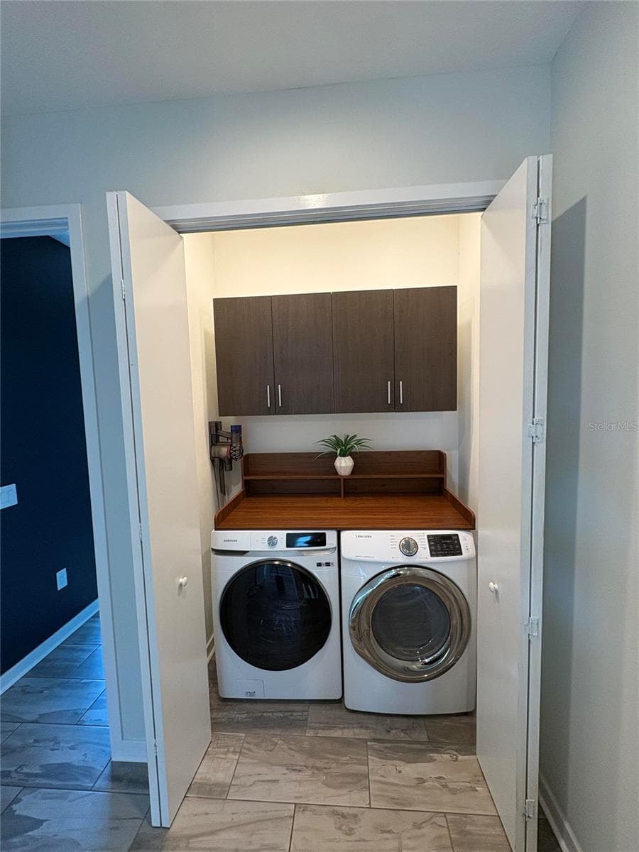 Townhouse at 343 8TH ST N, ST PETERSBURG, photo 11 of 34
