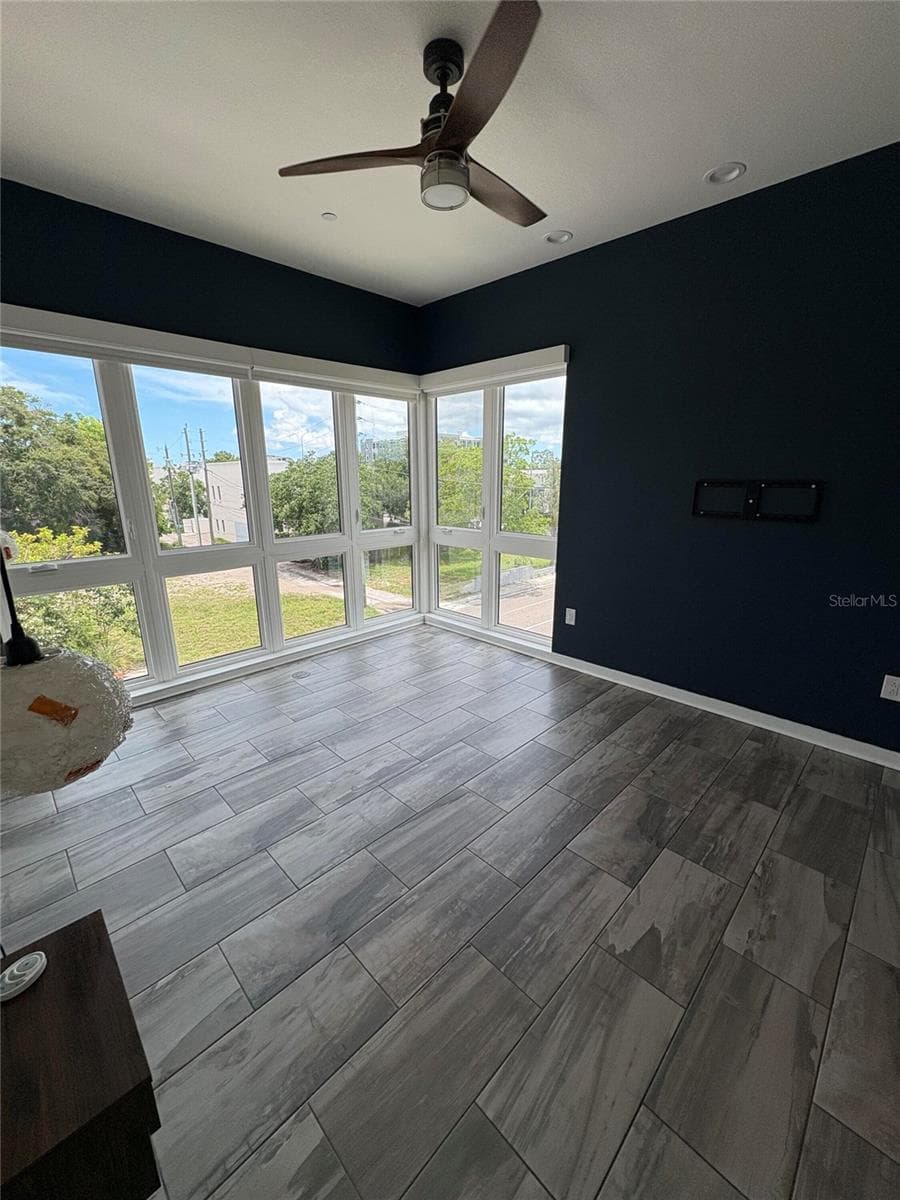 Townhouse at 343 8TH ST N, ST PETERSBURG, photo 16 of 34