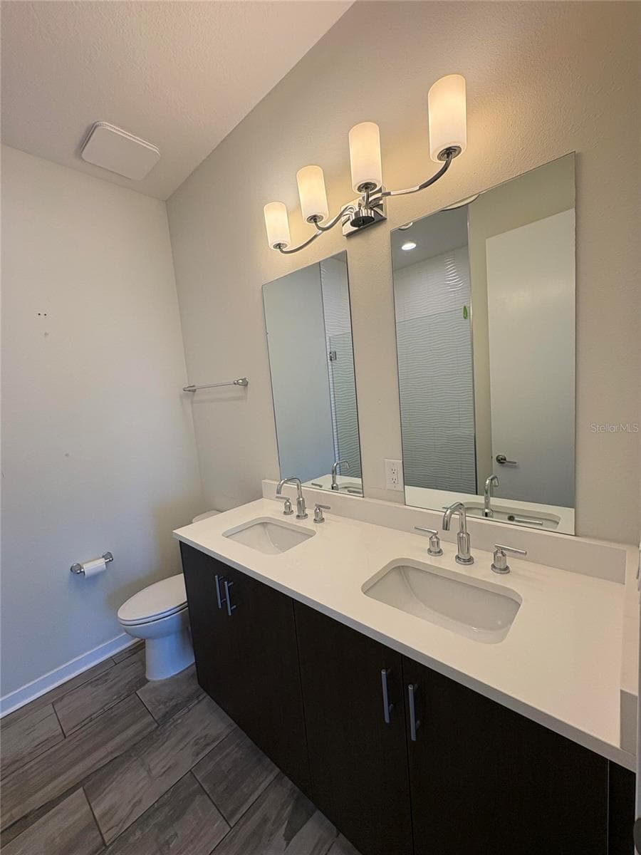 Townhouse at 343 8TH ST N, ST PETERSBURG, photo 22 of 34