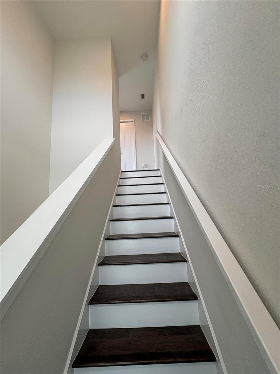 Townhouse at 343 8TH ST N, ST PETERSBURG, photo 26 of 34