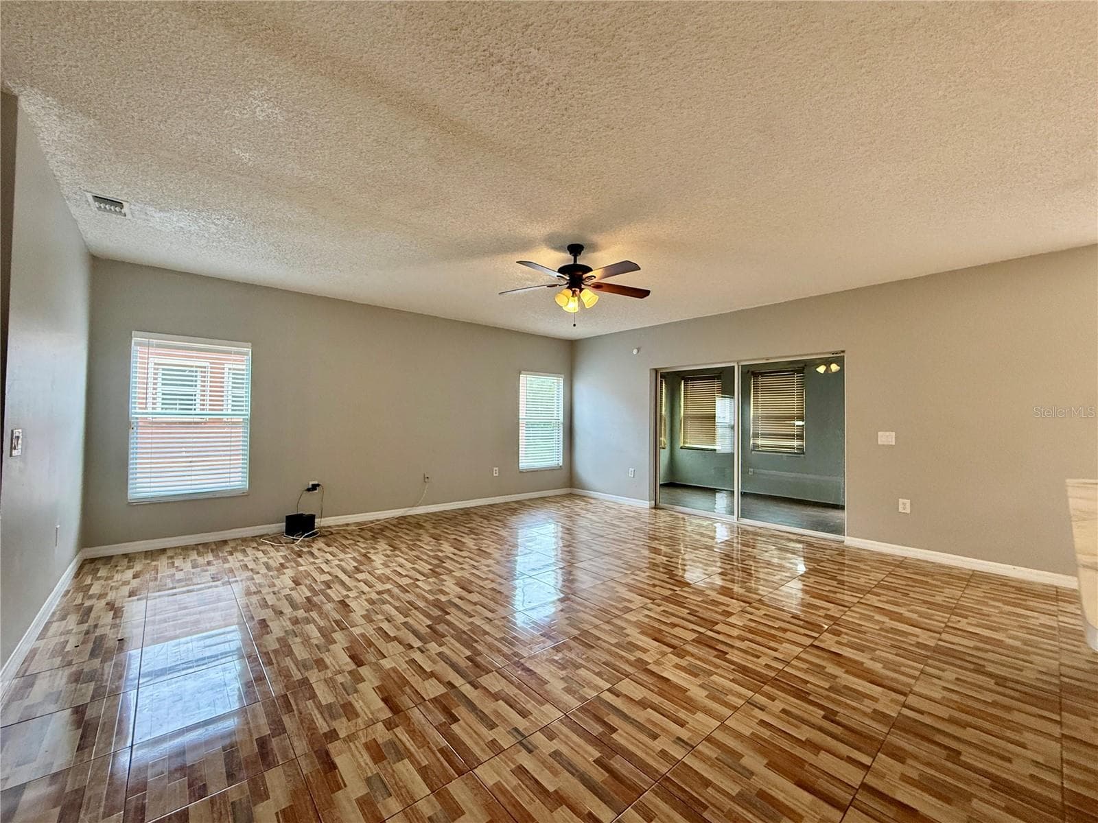 Single Family Residence at 677 ELBRIDGE DR, KISSIMMEE, photo 6 of 29