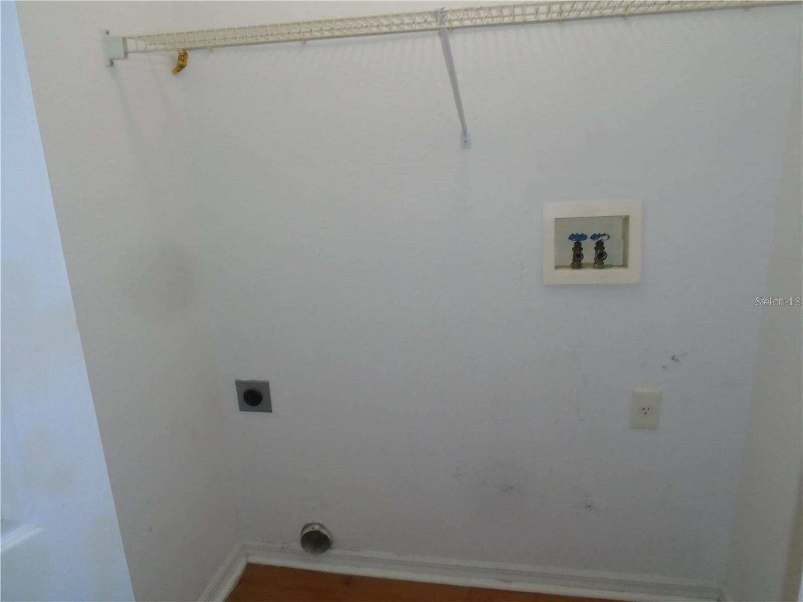 Inside Utility - 2746 SUNDANCE CIR, MULBERRY
