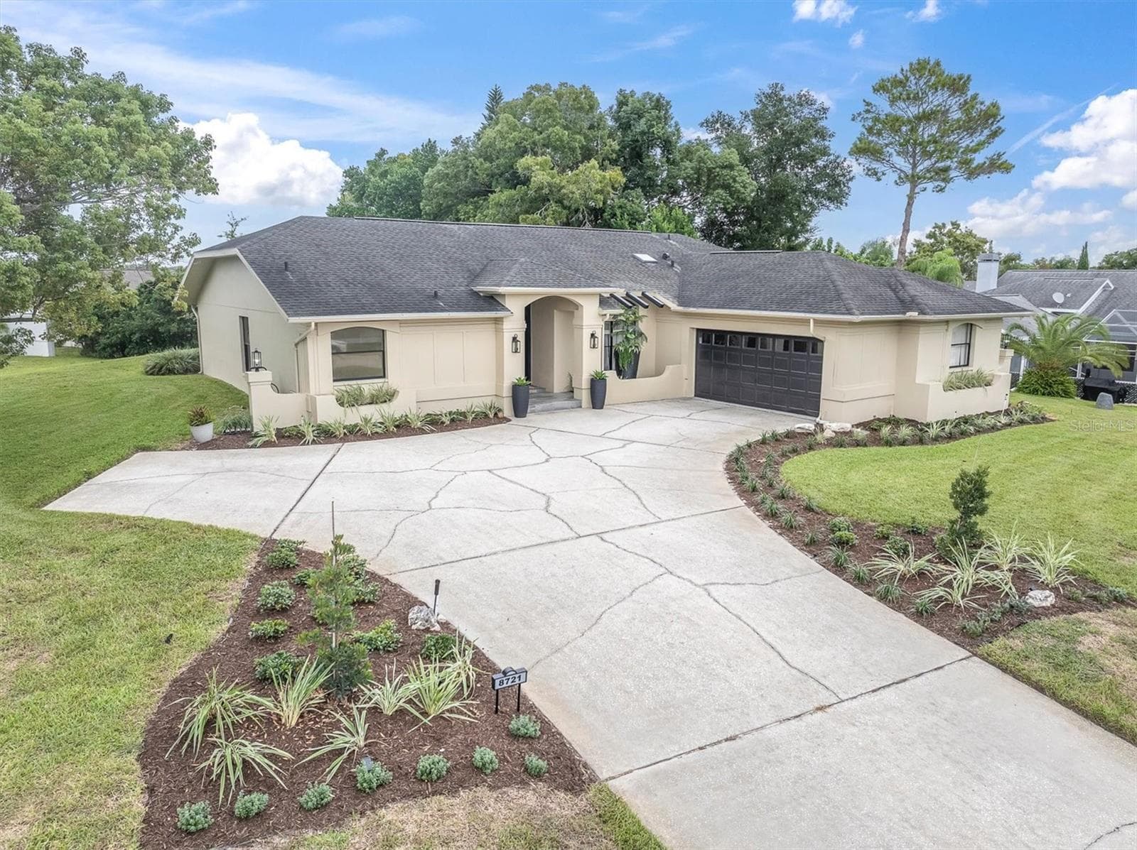 8721 LATHAM LN