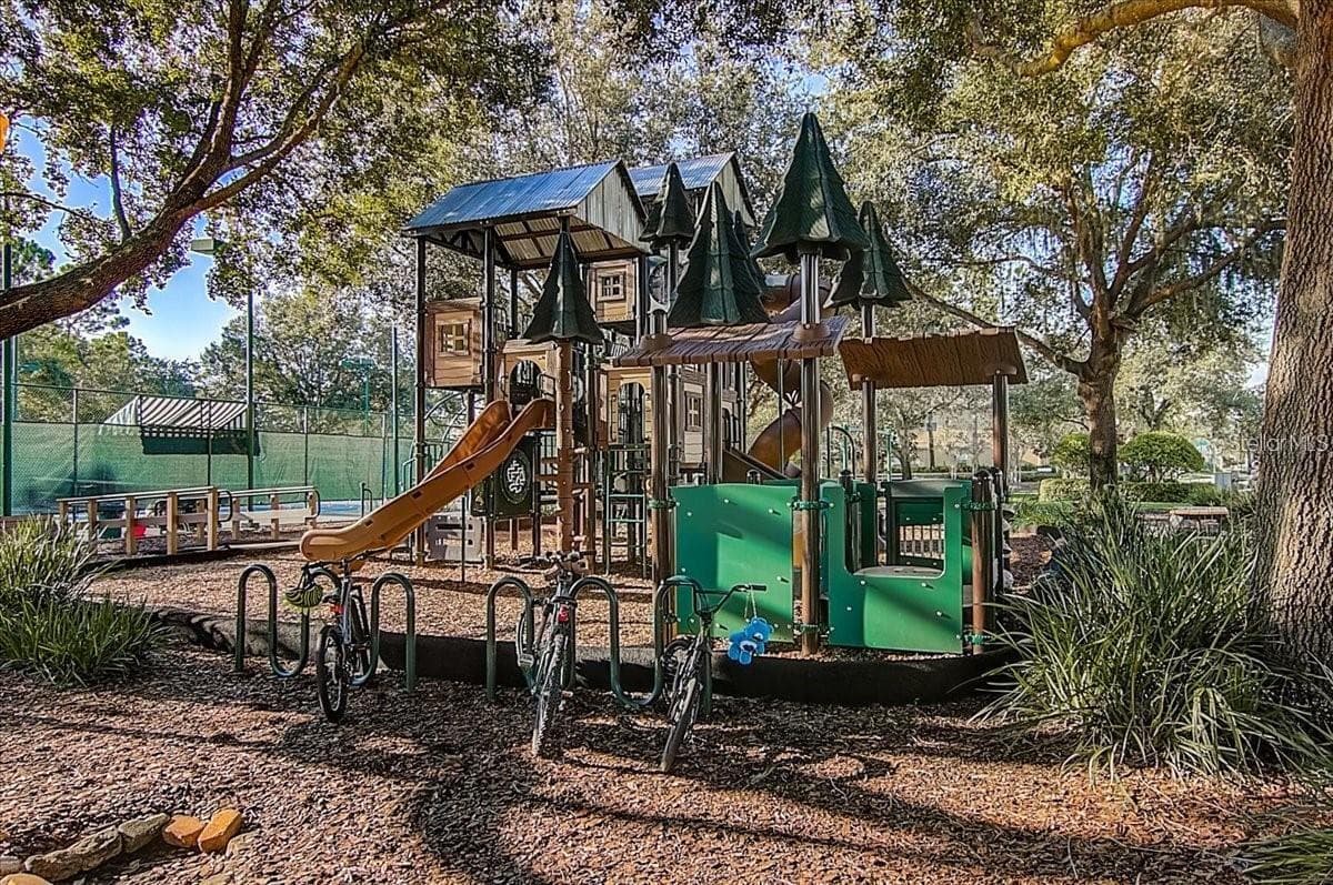 Community pool - 7831 STONELEIGH DR, LAND O LAKES