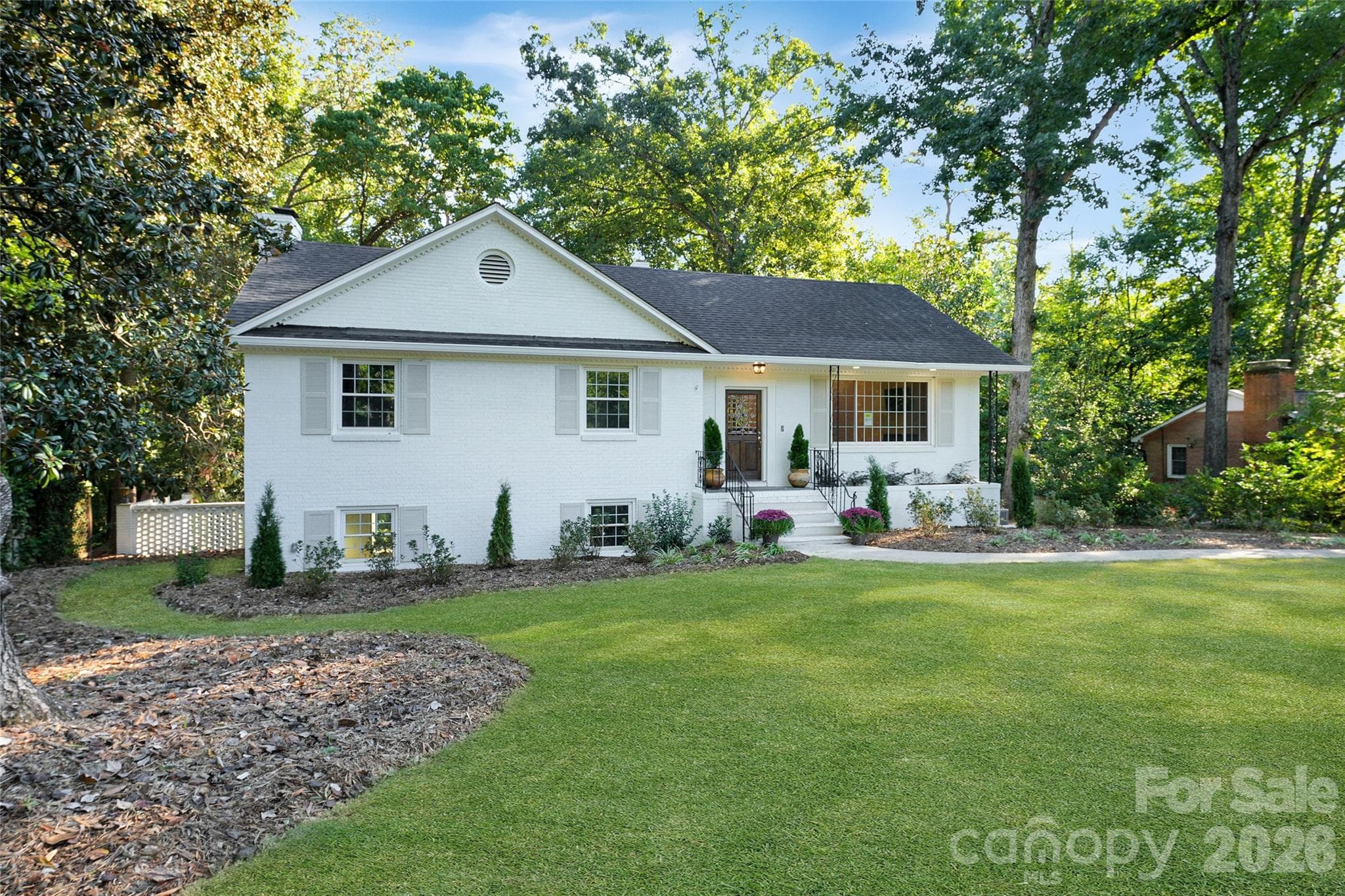 Single Family Residence at 7527 Gayle Avenue, Charlotte, photo 2 of 53