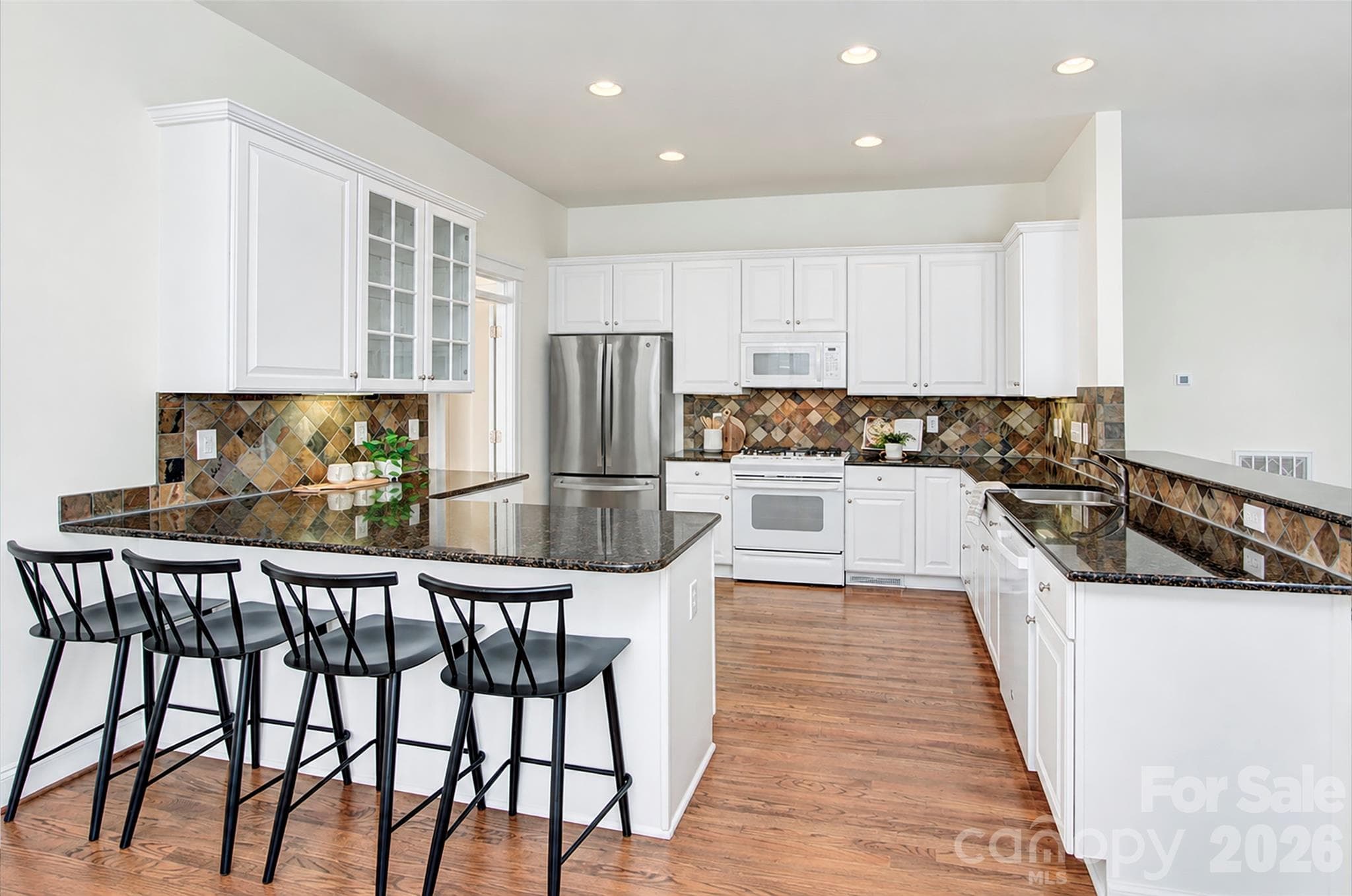 Single Family Residence at 16418 Spruell Street, Huntersville, photo 3 of 40