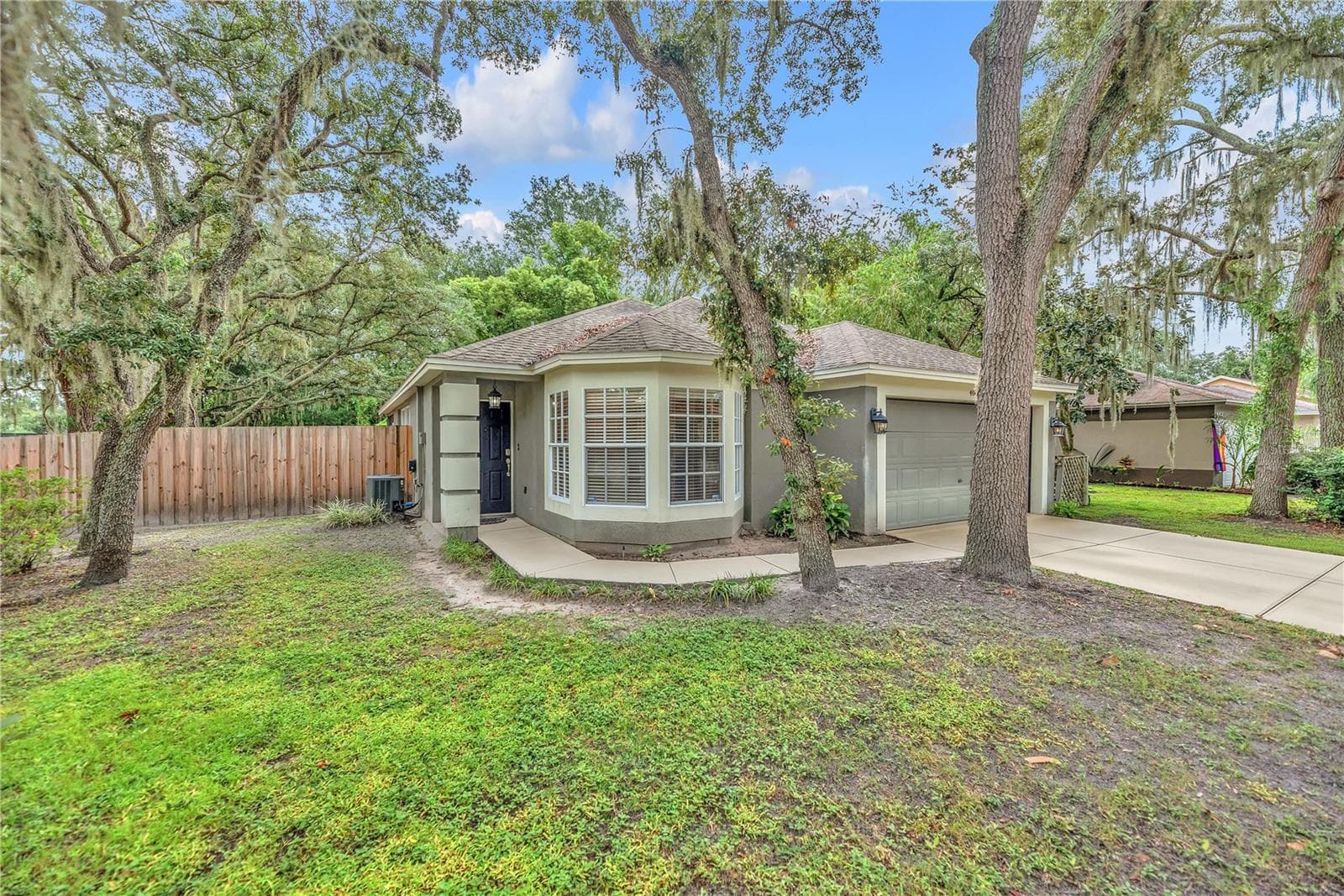 Here's a better look at the corner lot with only one neighbor next to you and no backyard neighbors. - 4002 LEVONSHIRE PL, VALRICO