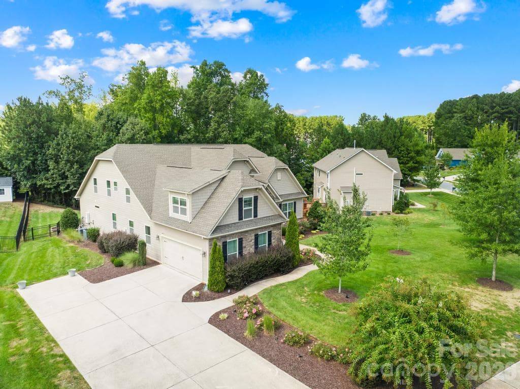 Single Family Residence at 108 Butler Drive, Mooresville, photo 5 of 46