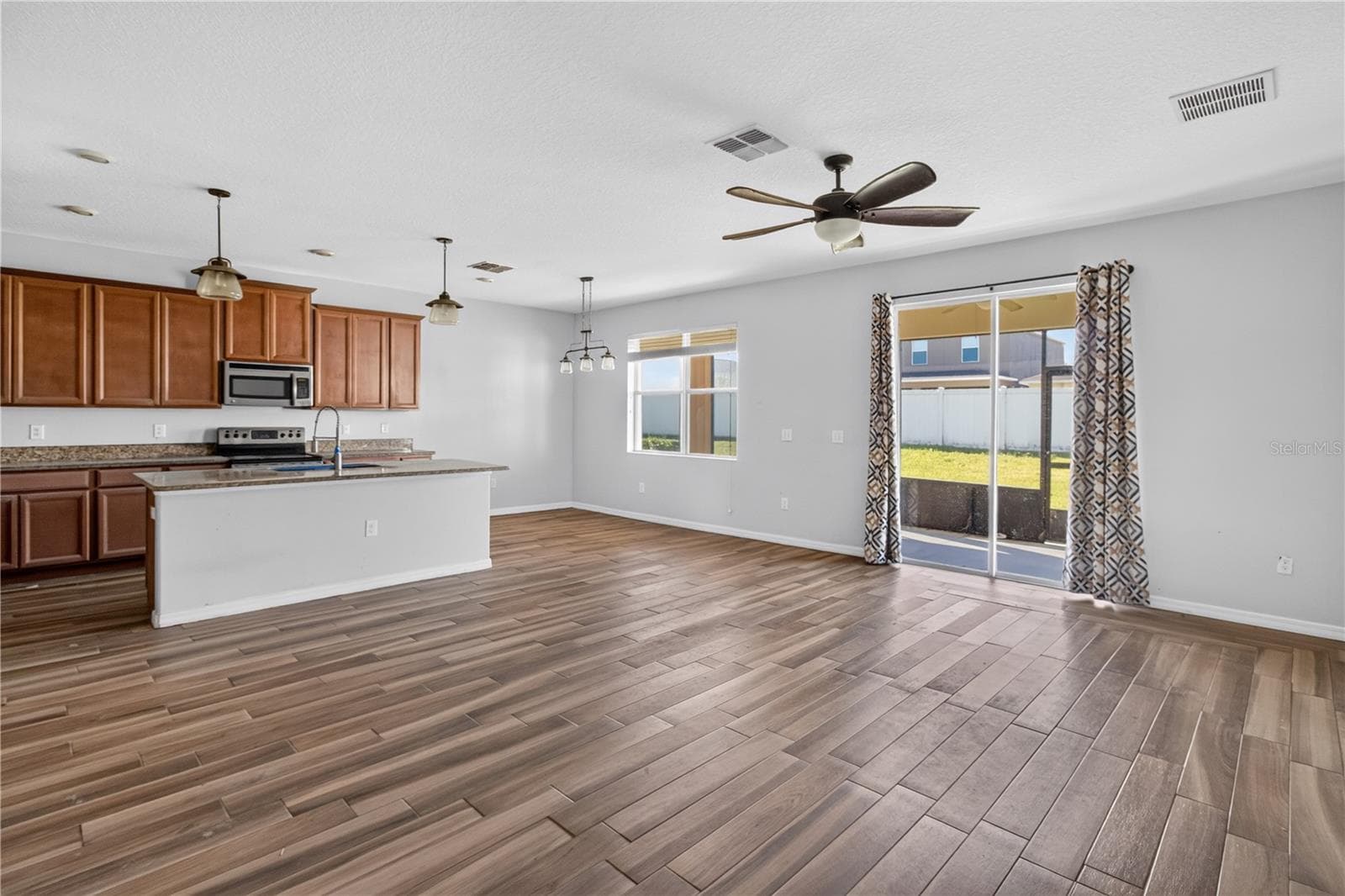 Single Family Residence at 10919 RAINBOW PYRITE DR, WIMAUMA, photo 11 of 31