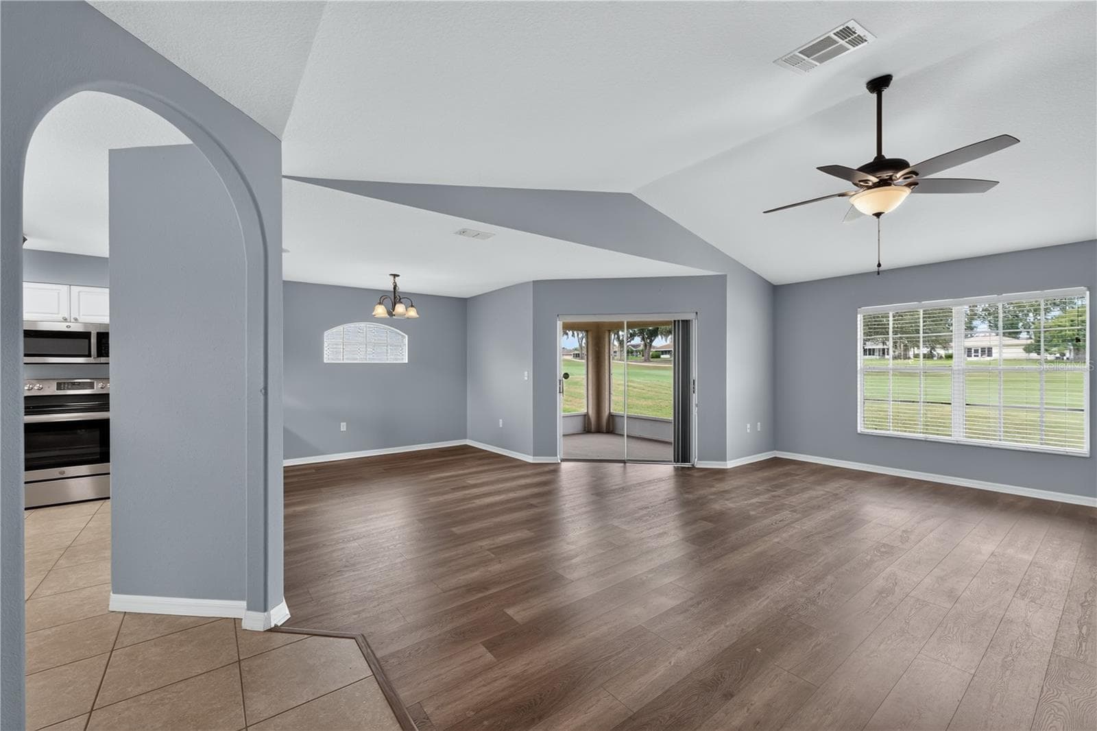 Single Family Residence at 11048 MOSHIE LN, SAN ANTONIO, photo 9 of 71