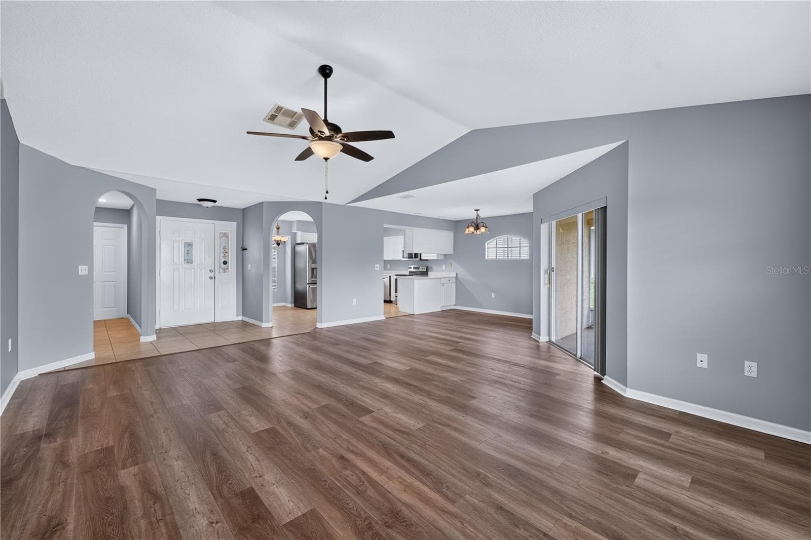 Single Family Residence at 11048 MOSHIE LN, SAN ANTONIO, photo 12 of 71