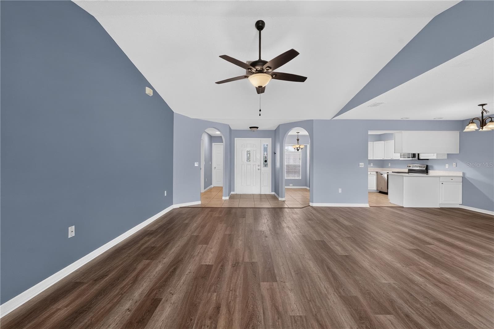 Single Family Residence at 11048 MOSHIE LN, SAN ANTONIO, photo 13 of 71