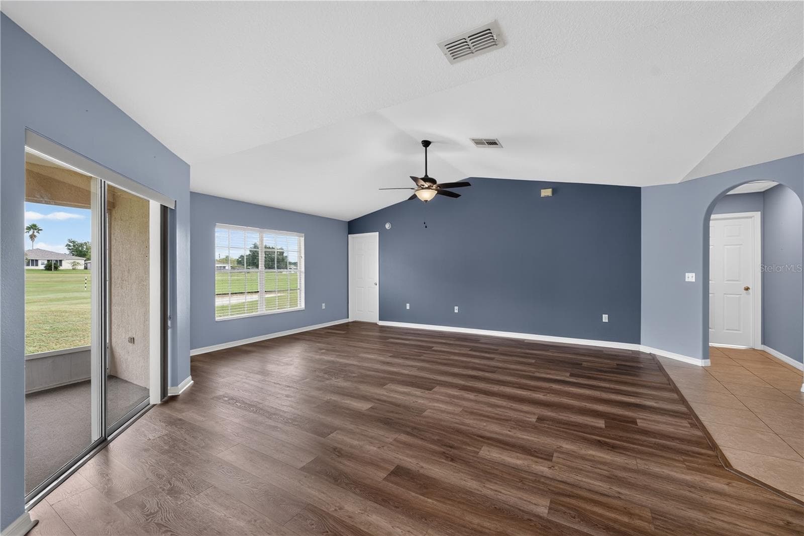 Single Family Residence at 11048 MOSHIE LN, SAN ANTONIO, photo 15 of 71
