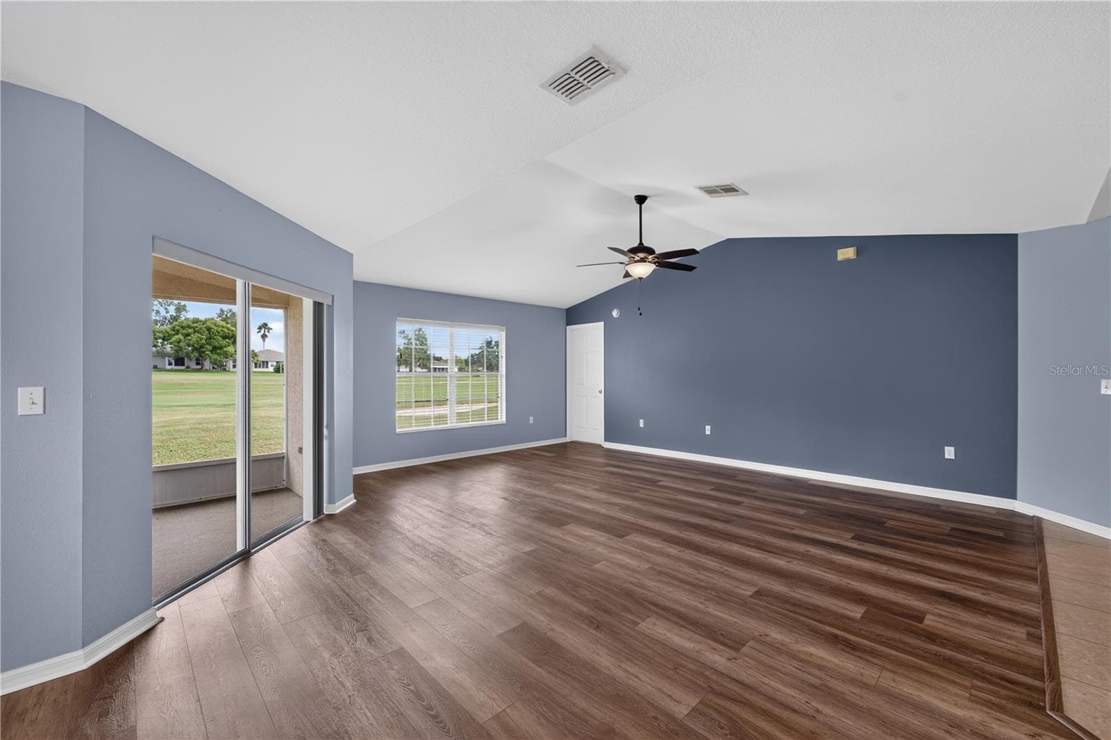 Single Family Residence at 11048 MOSHIE LN, SAN ANTONIO, photo 16 of 71