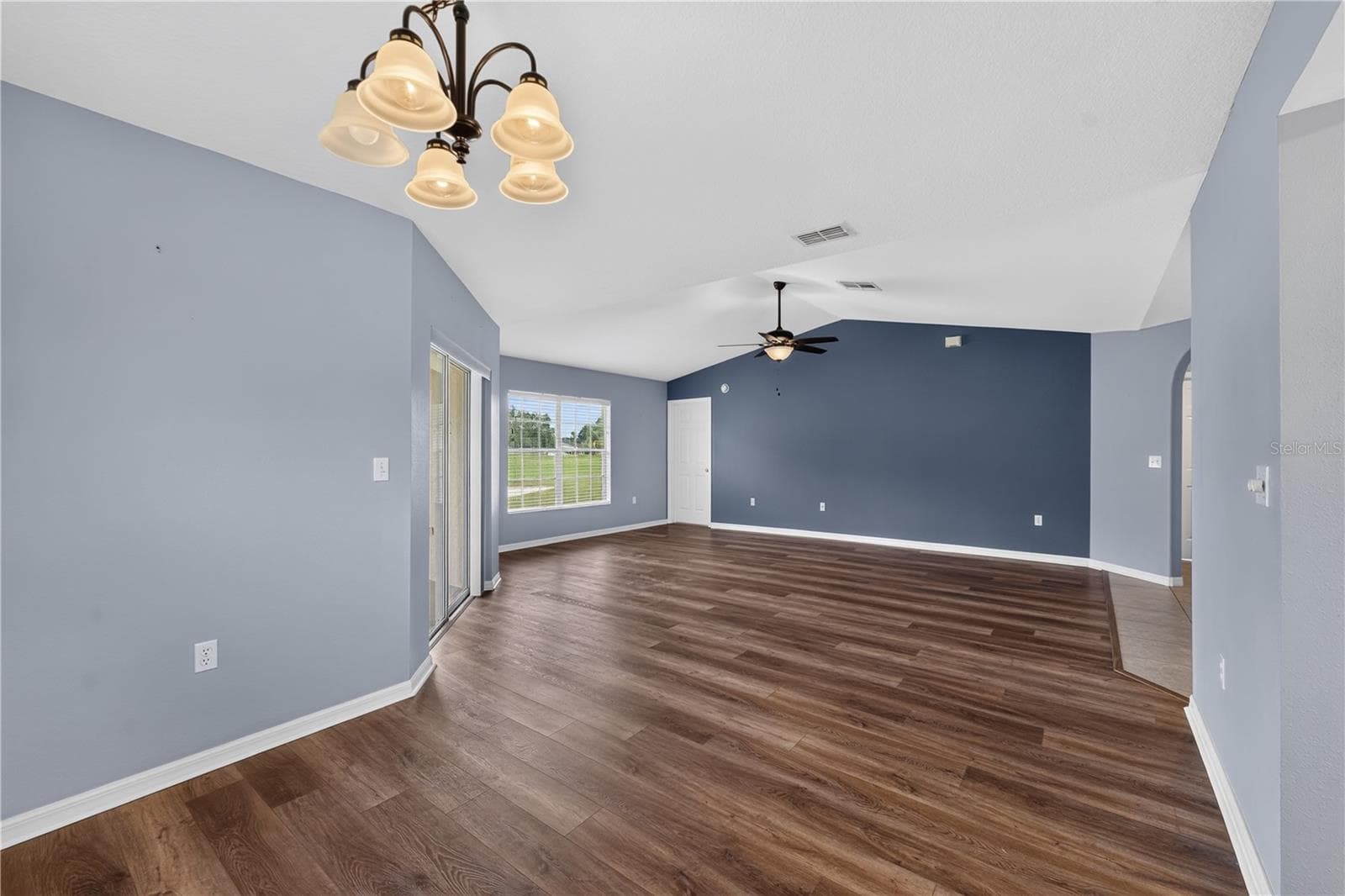 Single Family Residence at 11048 MOSHIE LN, SAN ANTONIO, photo 20 of 71