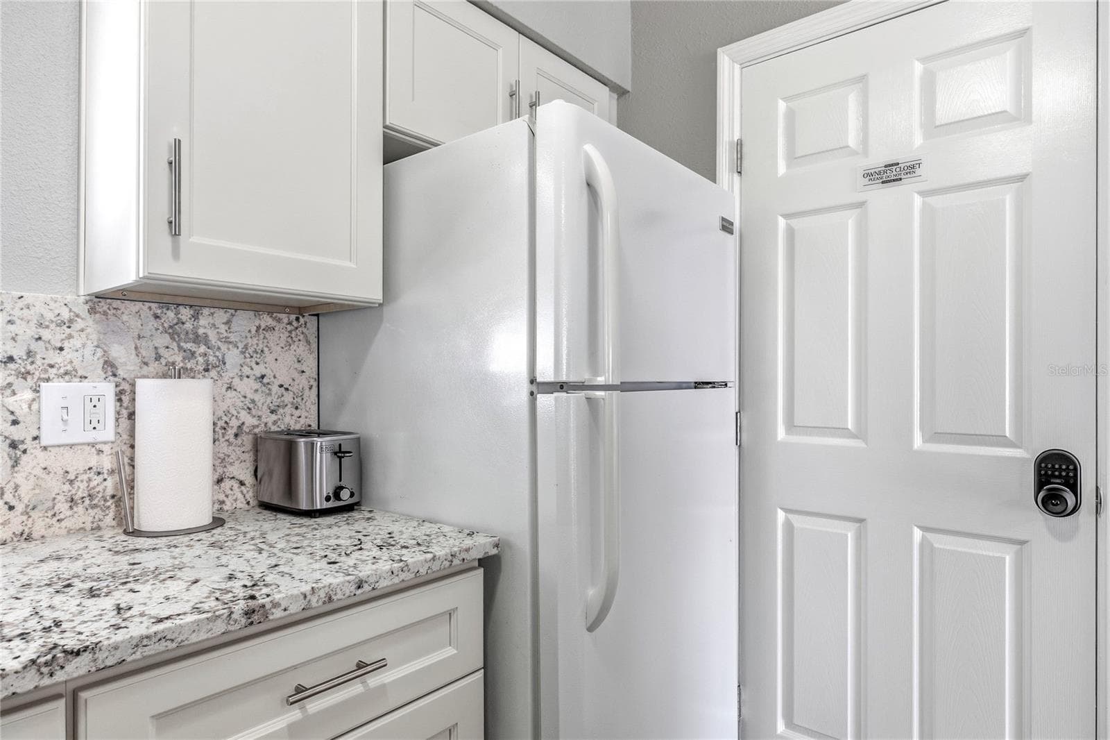 Condominium at 2744 HIDDEN LAKE BLVD #C, SARASOTA, photo 13 of 29