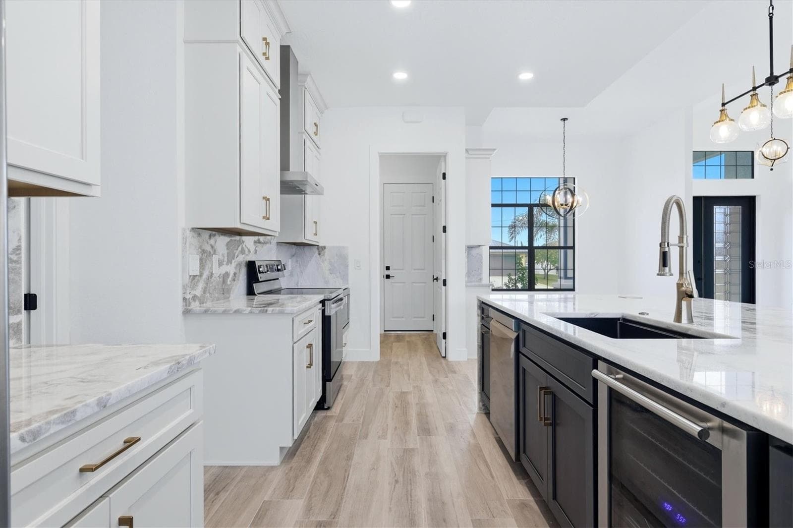 built in beverage fridge - 15417 AVERY RD, PORT CHARLOTTE