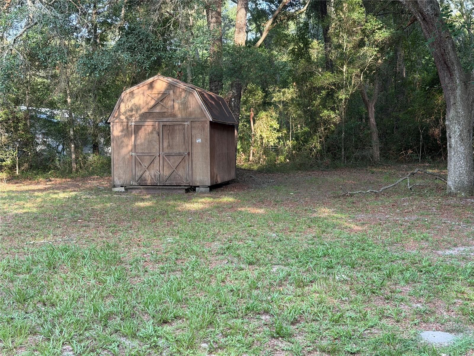 Shed and Yard - 17131 NW 83RD CT, FANNING SPRINGS