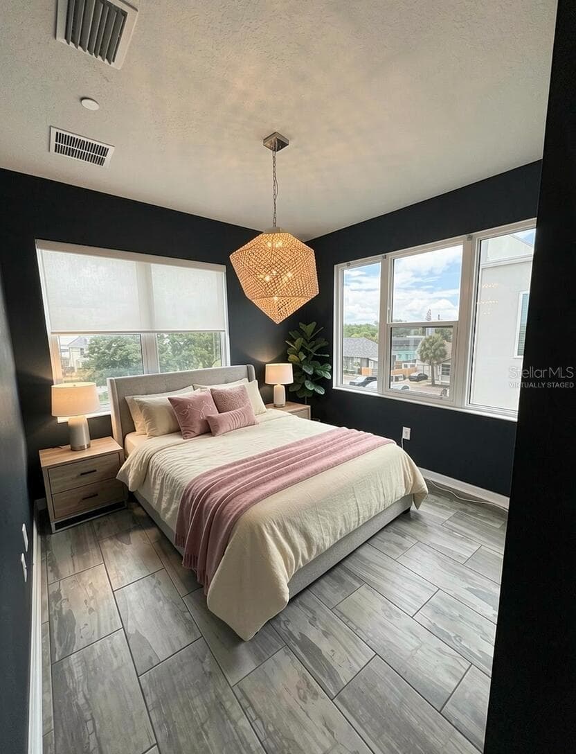 Virtually Staged - 343 8TH ST N, ST PETERSBURG