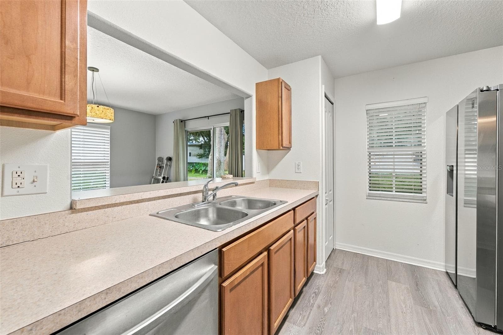 Townhouse at 37640 AARALYN RD, ZEPHYRHILLS, photo 13 of 29