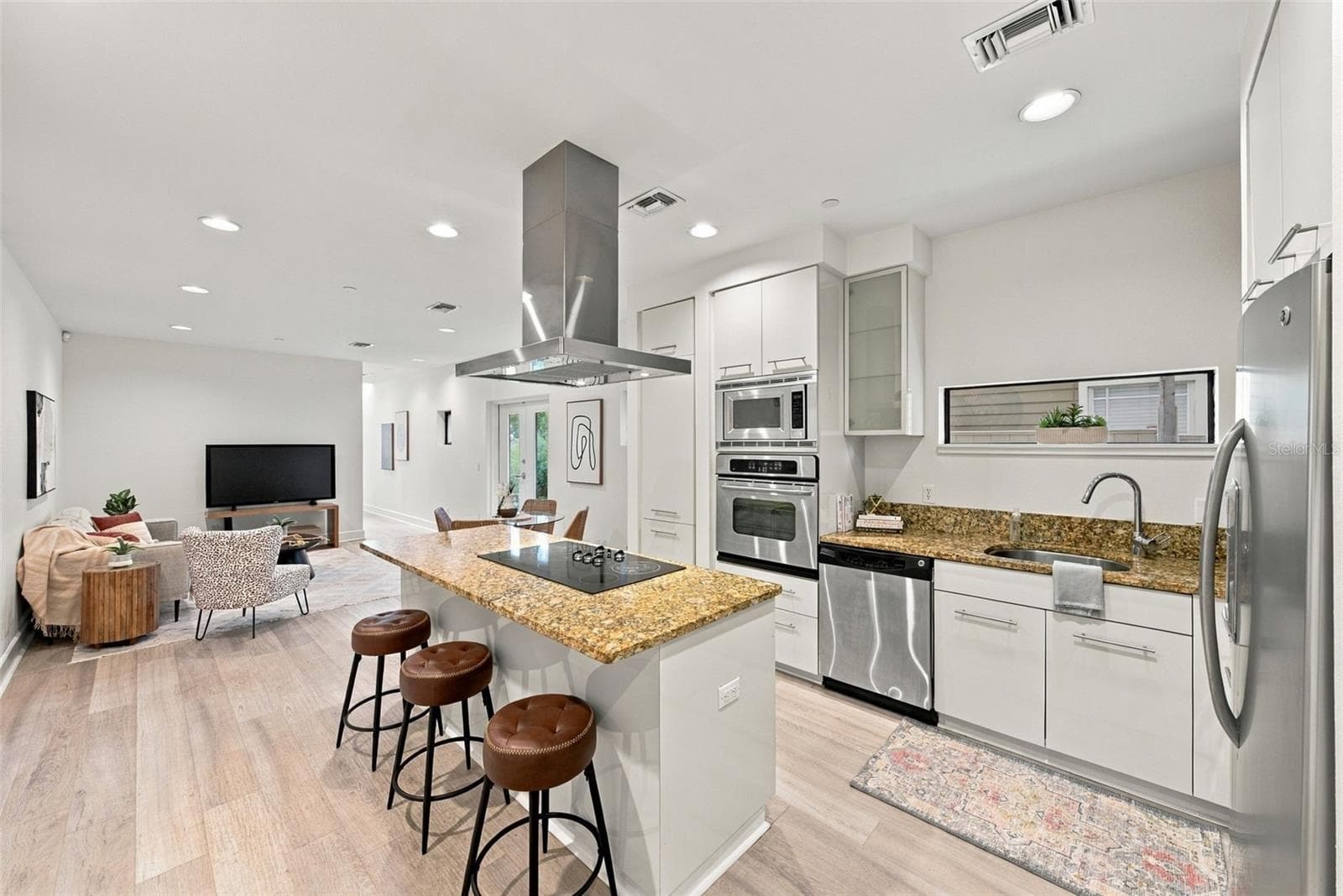 island and stainless steel appliances - 213 S MOODY AVE #1, TAMPA