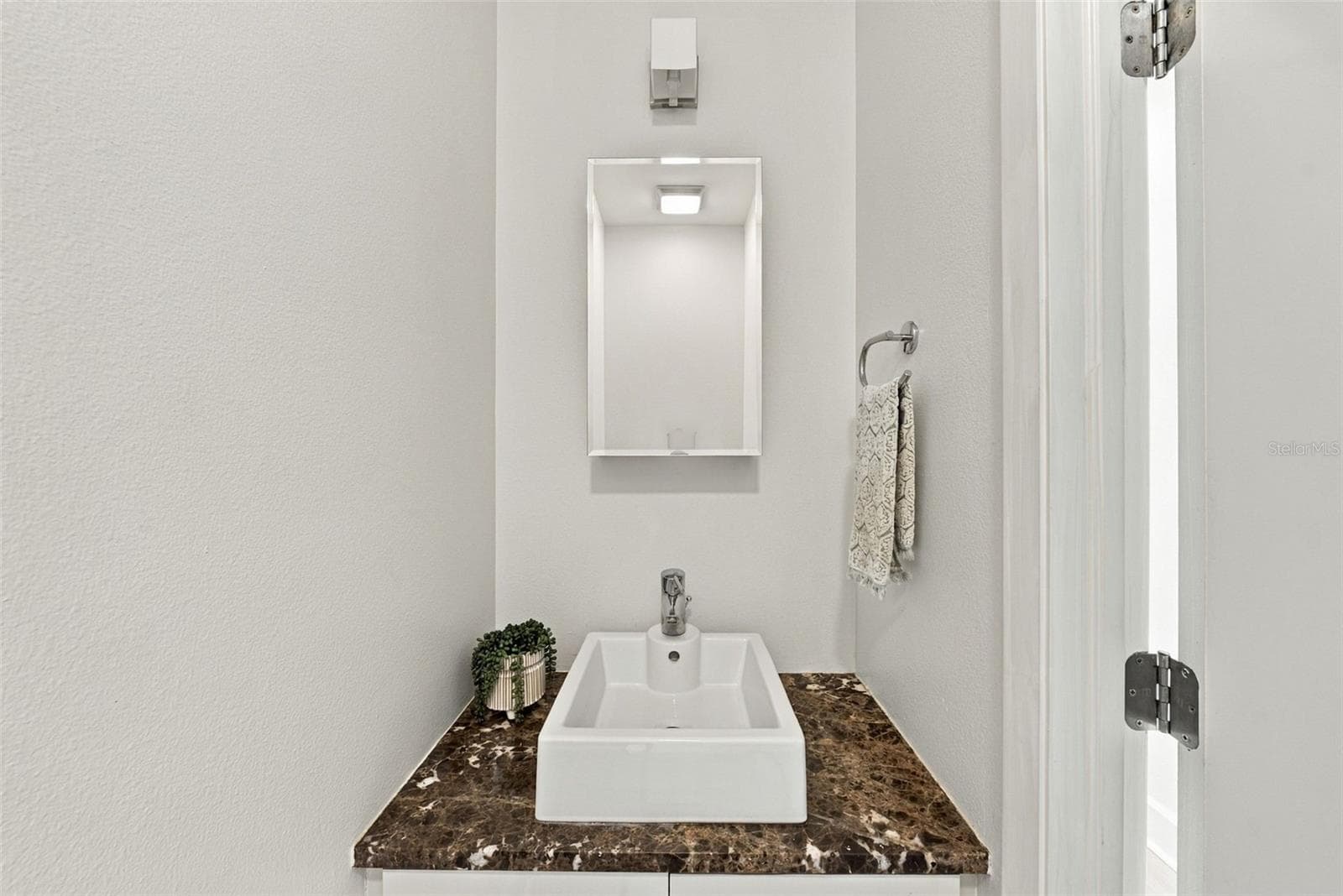 First floor powder bath - 213 S MOODY AVE #1, TAMPA