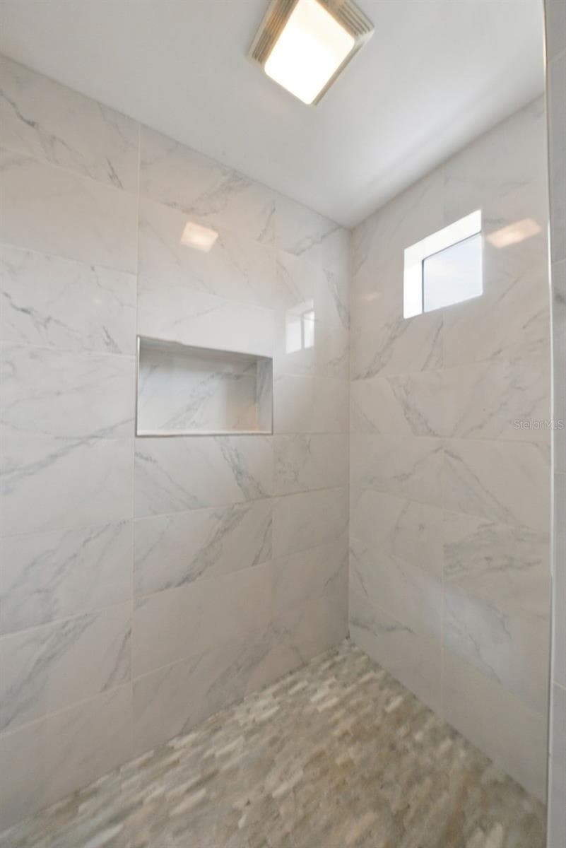 And walk in shower - 213 S MOODY AVE #1, TAMPA