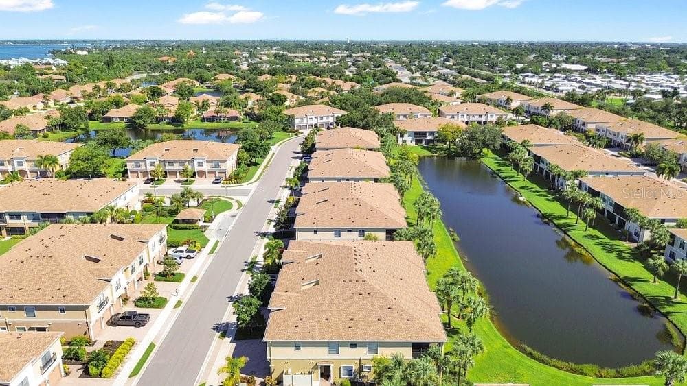 Condominium at 4158 OVERTURE CIR #4158, BRADENTON, photo 33 of 43