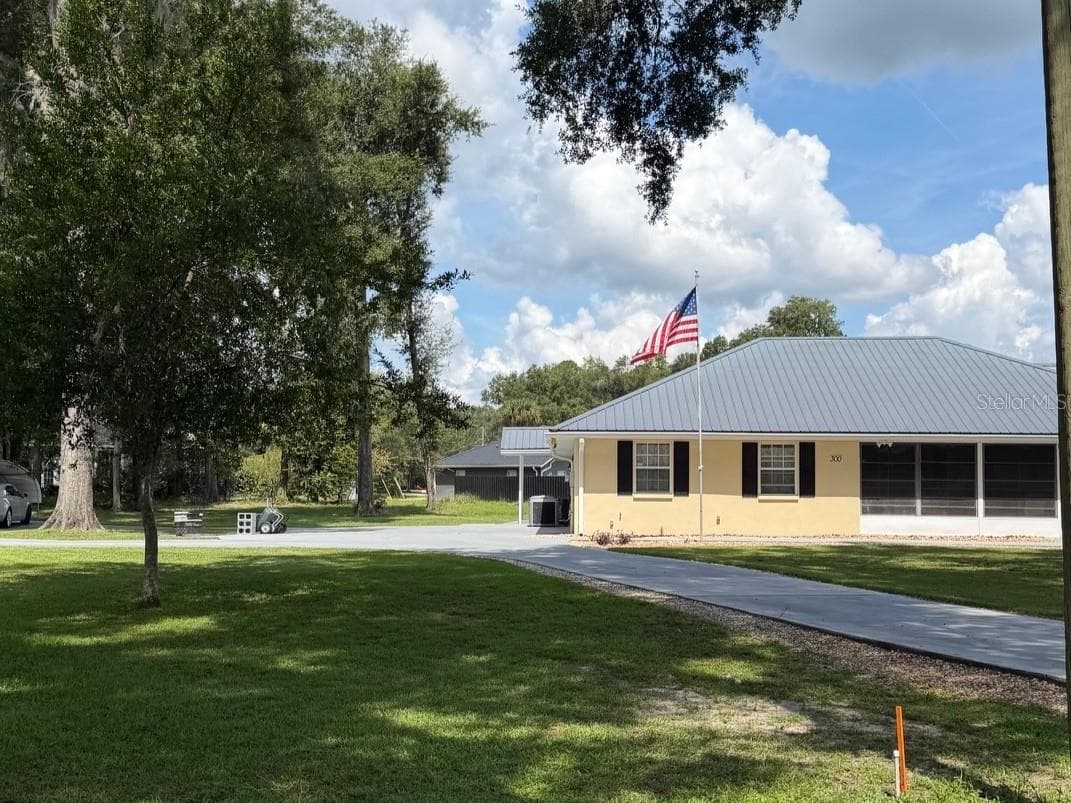 Single Family Residence at 300 SW BRIGHTON CT, FORT WHITE, photo 2 of 39