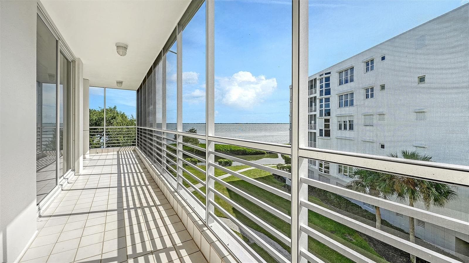 Condominium at 2550 HARBOURSIDE DR #334, LONGBOAT KEY, photo 15 of 64