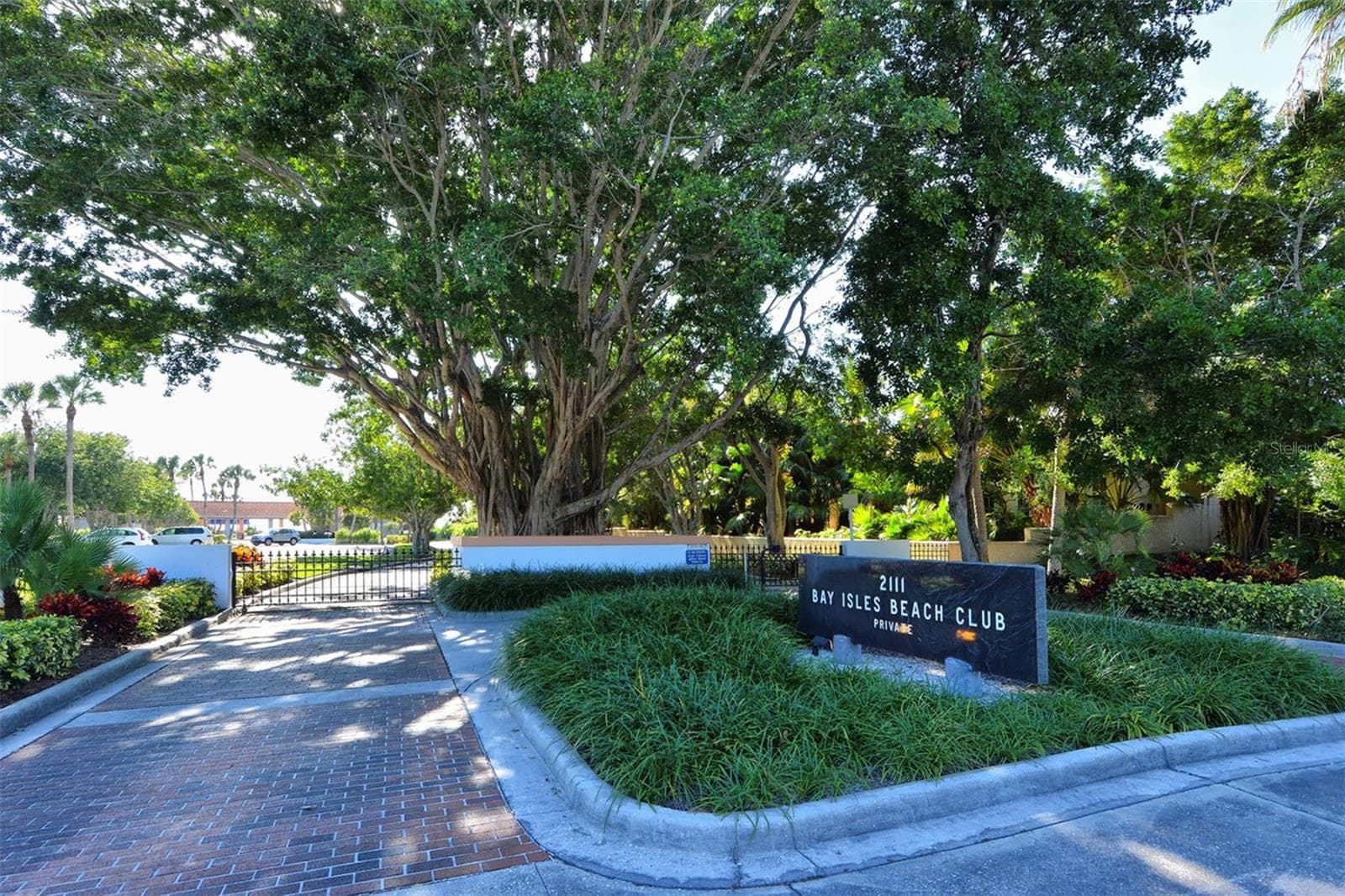 Beach Club Entrance - 2550 HARBOURSIDE DR #334, LONGBOAT KEY