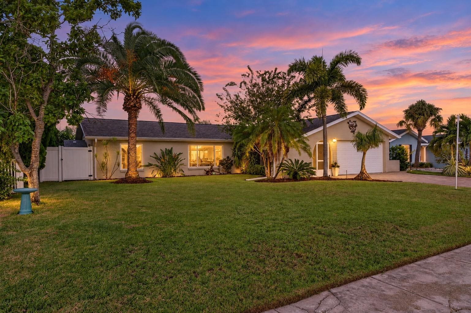 Apollo Beach At Dusk! - 6510 SOLITAIRE PALM WAY, APOLLO BEACH