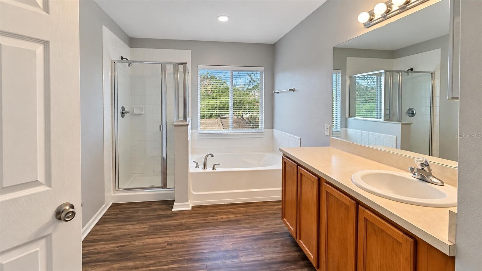 Master Bathroom - 2501 HASSONITE ST, KISSIMMEE
