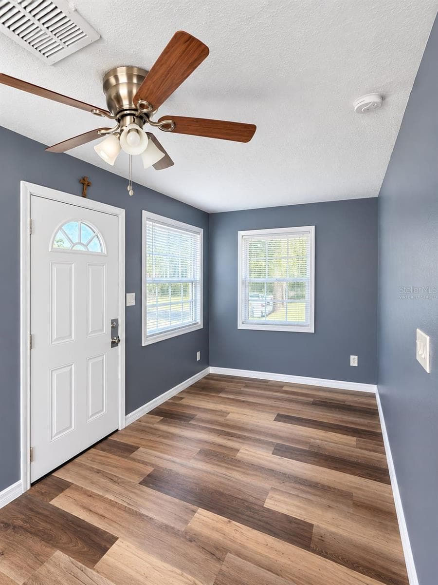 Virtually Staged - 3532 38TH AVE N, ST PETERSBURG