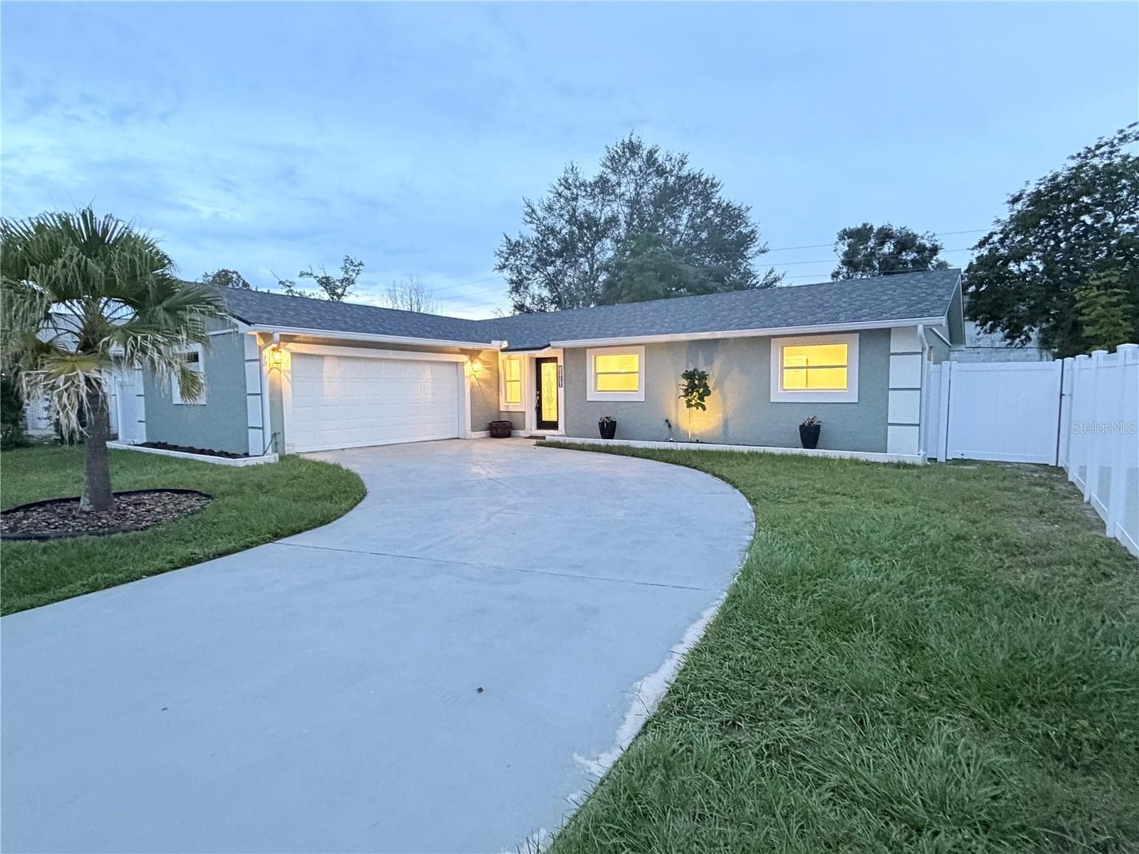 Single Family Residence at 10436 JANE EYRE DR, ORLANDO, photo 2 of 25