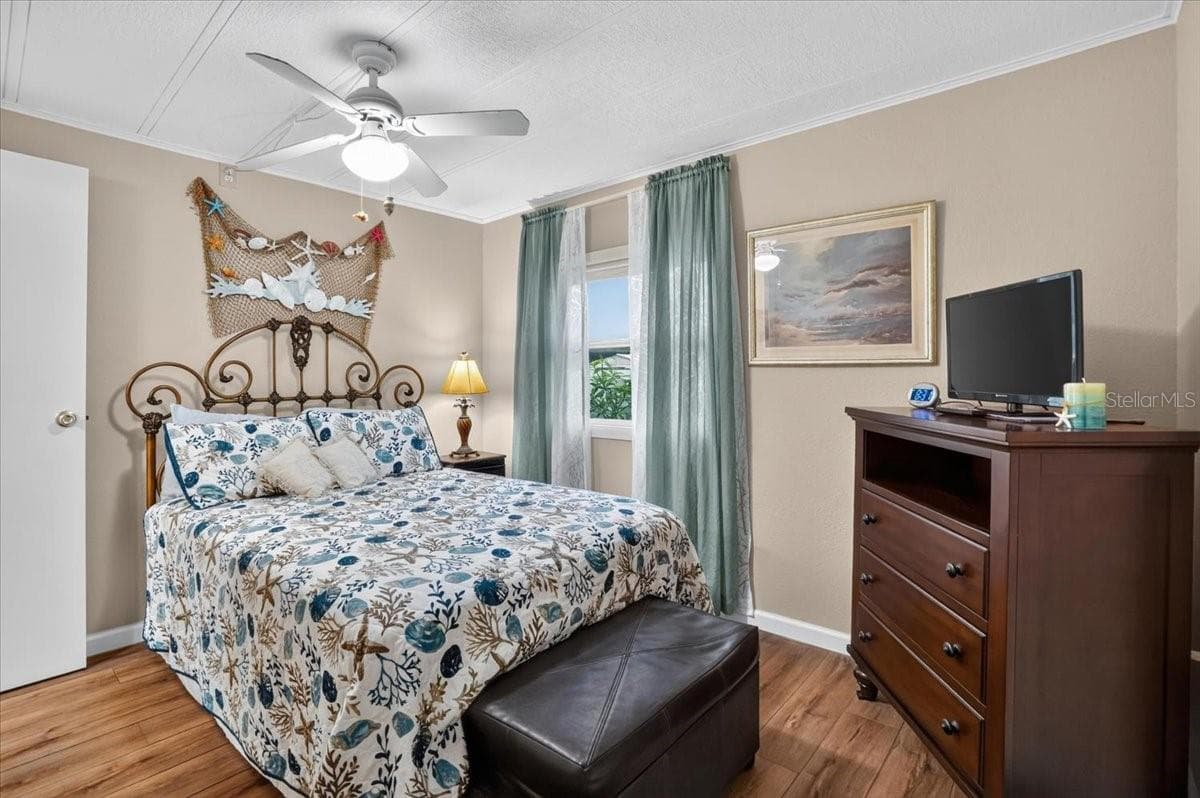 Manufactured Home at 808 53RD AVE E #283, BRADENTON, photo 24 of 33