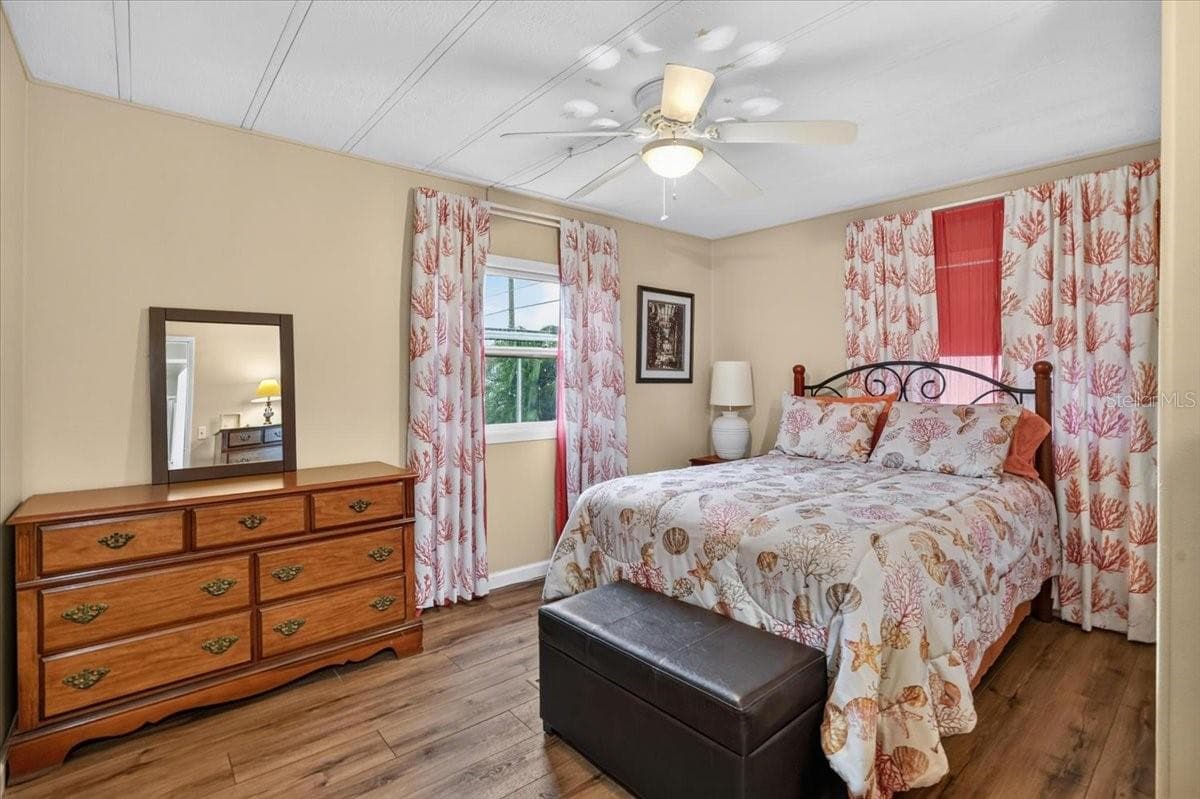 Manufactured Home at 808 53RD AVE E #283, BRADENTON, photo 25 of 33
