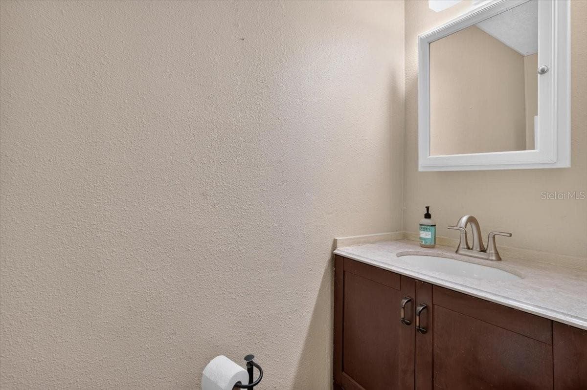 Manufactured Home at 808 53RD AVE E #283, BRADENTON, photo 28 of 33